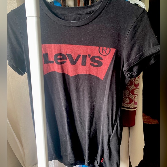 Levi’s tshirt - Picture 1 of 4